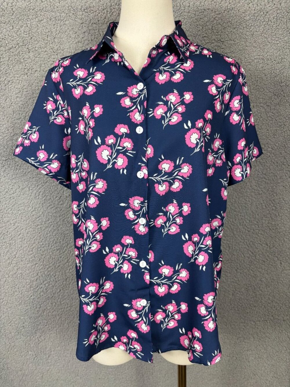 Women's Short-Sleeve Button-Up Shirt Leaf Print Medium Lightweight  Multi NWOT's